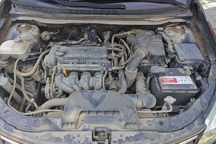 Used Hyundai Celesta 2011 1.6L Manual Luxury Model Engine Bay