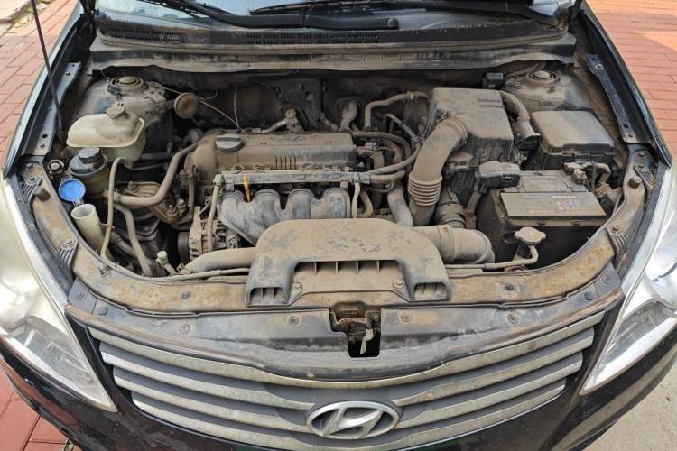 Used Hyundai Celesta 2011 1.6L Manual Comfort Edition Engine Bay