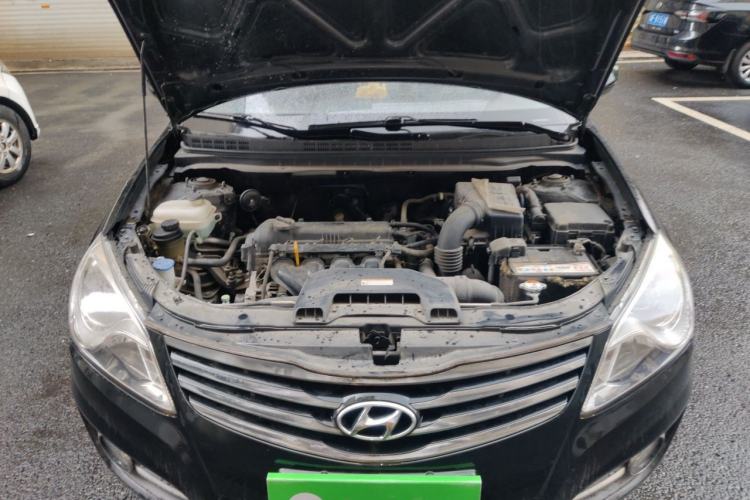 Used Hyundai Celesta 2011 1.6L Manual Comfort Edition Engine Bay
