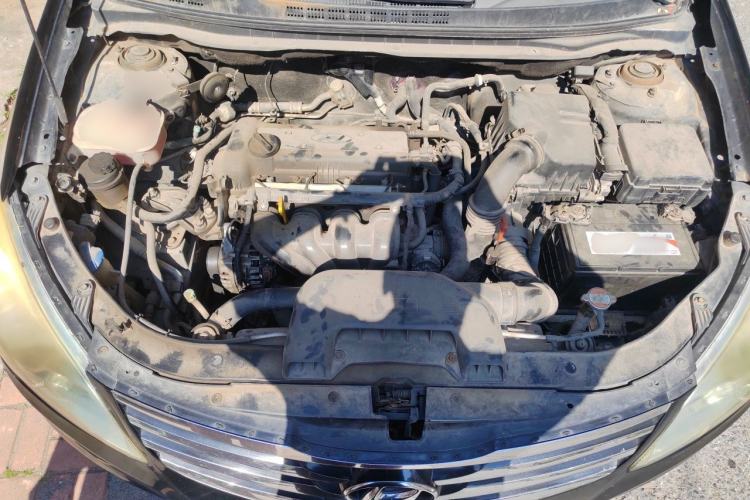 Used Hyundai Celesta 2011 1.6L Automatic Comfort Edition Engine Bay