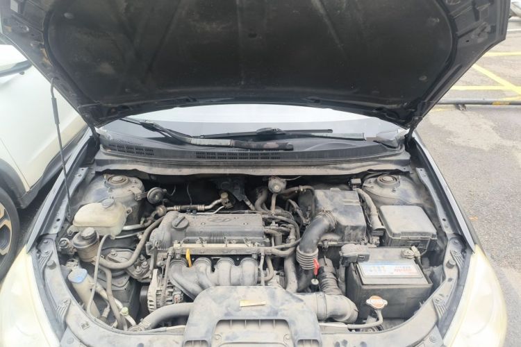Used Hyundai Celesta 2011 1.6L Automatic Comfort Edition Engine Bay
