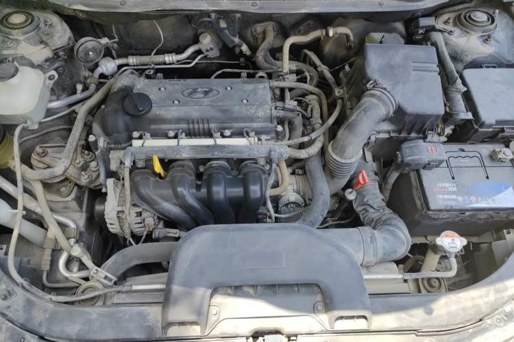 Used Hyundai Celesta 2011 1.6L Automatic Comfort Edition Engine Bay