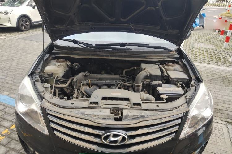 Used Hyundai Celesta 2011 1.6L Manual Comfort Edition Engine Bay