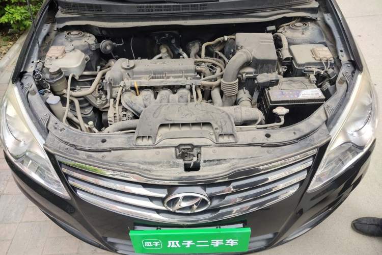 Used Hyundai Celesta 2011 1.6L Manual Comfort Edition Engine Bay