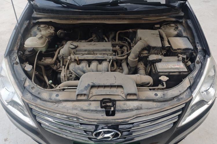 Used Hyundai Celesta 2011 1.6L Manual Comfort Edition Engine Bay