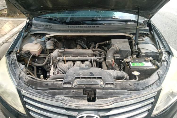 Used Hyundai Celesta 2011 1.6L Automatic Luxury Version Engine Bay