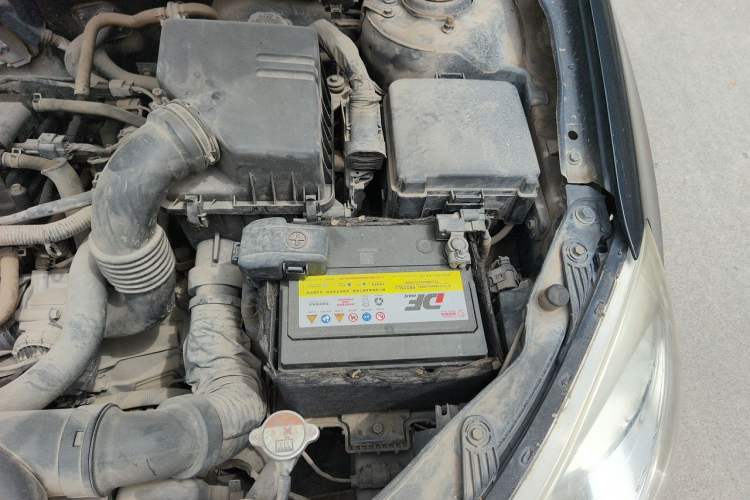 Used Hyundai Celesta 2011 1.6L Manual Luxury Model Engine Bay Left