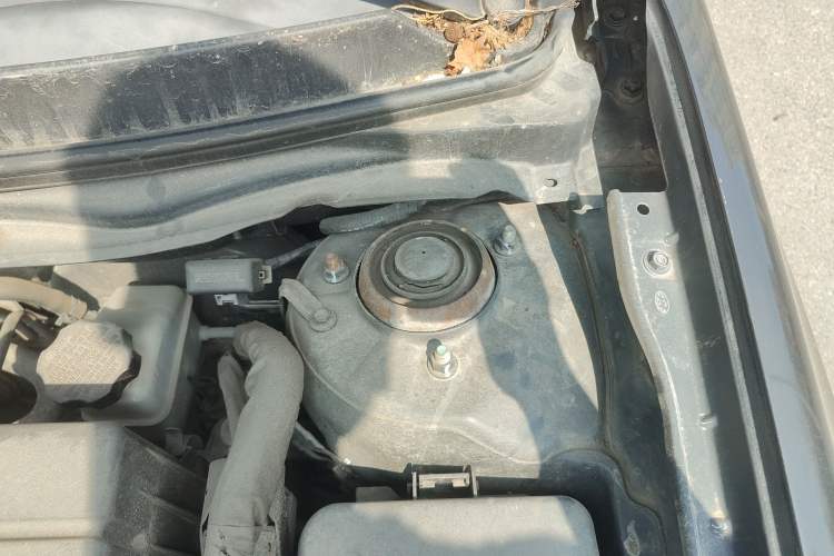 Used Hyundai Celesta 2011 1.6L Automatic Comfort Edition Engine Bay Left