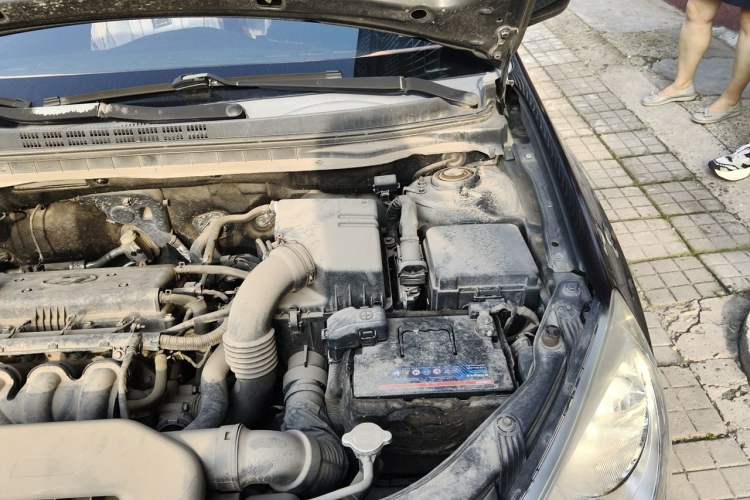 Used Hyundai Celesta 2011 1.6L Manual Comfort Edition Engine Bay Left