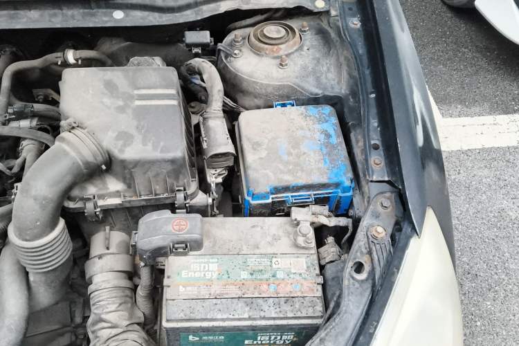 Used Hyundai Celesta 2011 1.6L Manual Luxury Model Engine Bay Left
