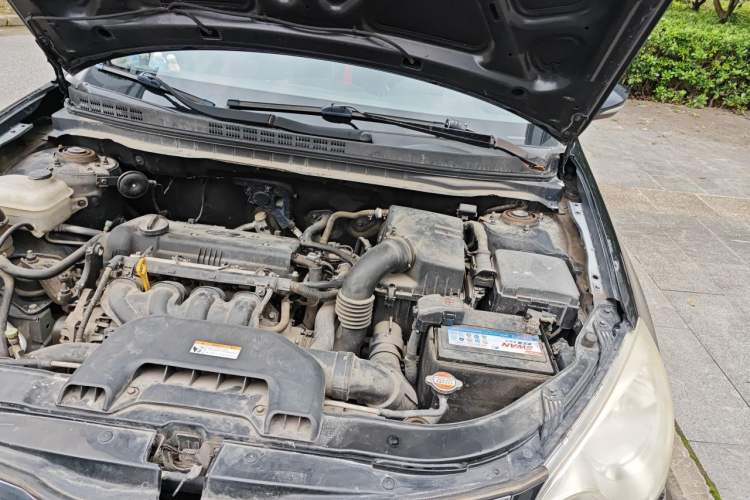 Used Hyundai Celesta 2011 1.6L Manual Luxury Model Engine Bay Left