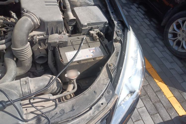 Used Hyundai Celesta 2011 1.6L Manual Luxury Model Engine Bay Left