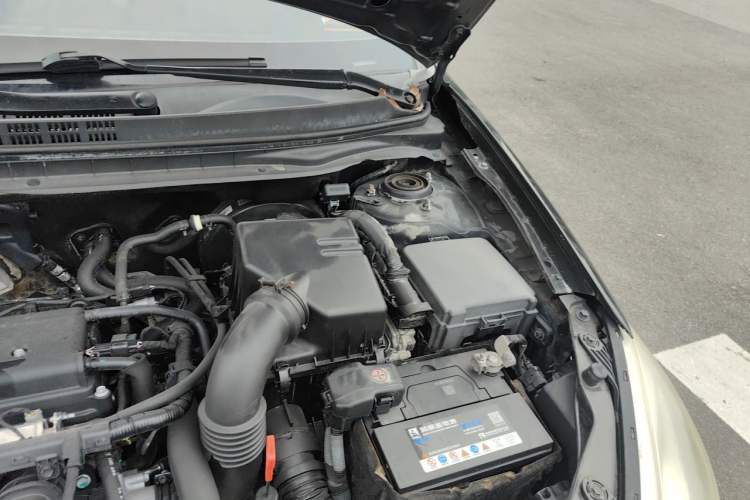 Used Hyundai Celesta 2011 1.6L Automatic Comfort Edition Engine Bay Left