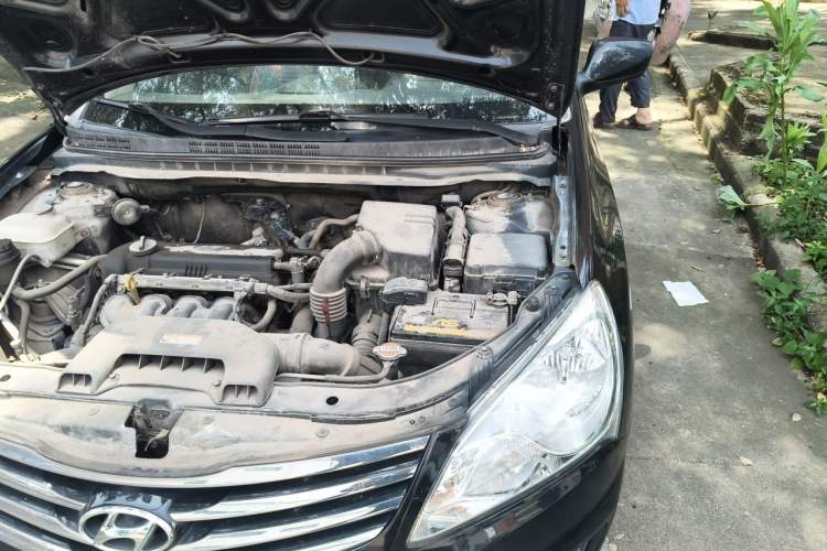 Used Hyundai Celesta 2011 1.6L Automatic Comfort Edition Engine Bay Left