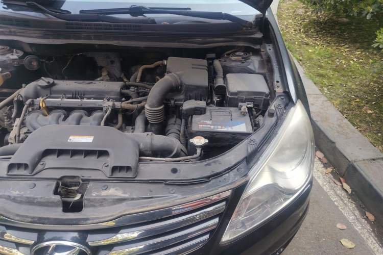 Used Hyundai Celesta 2011 1.6L Manual Comfort Edition Engine Bay Left