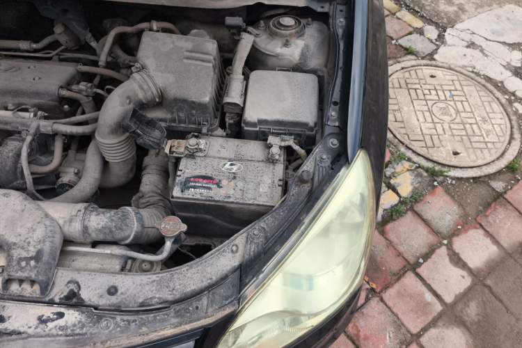Used Hyundai Celesta 2011 1.6L Manual Comfort Edition Engine Bay Left