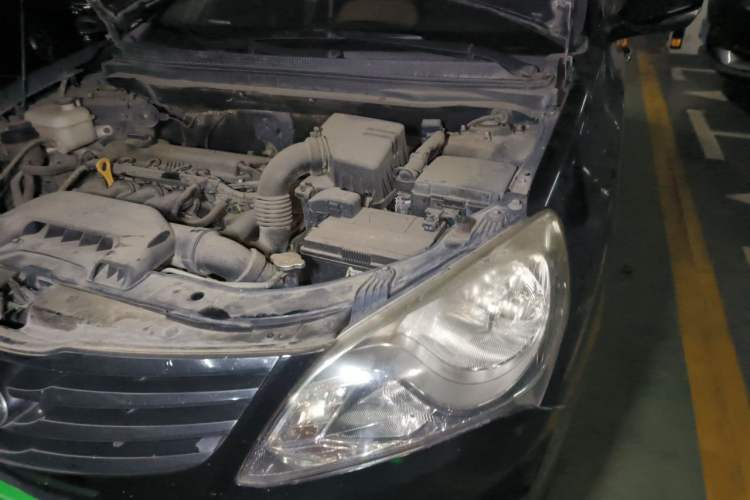 Used Hyundai Celesta 2011 1.6L Manual Luxury Model Engine Bay Left