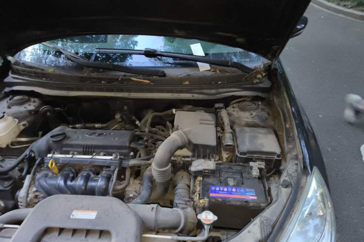 Used Hyundai Celesta 2011 1.6L Manual Luxury Model Engine Bay Left