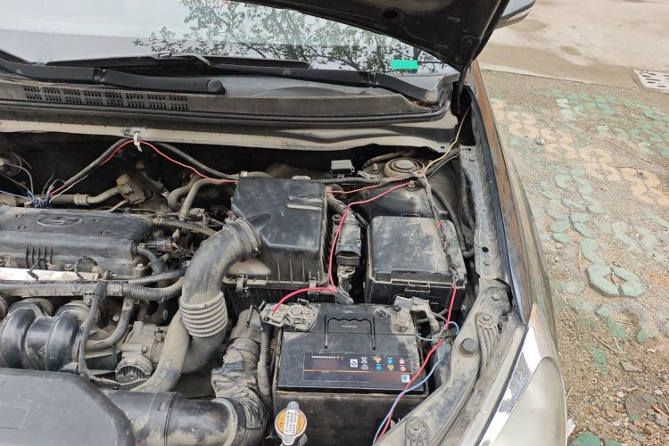 Used Hyundai Celesta 2011 1.6L Manual Luxury Model Engine Bay Left