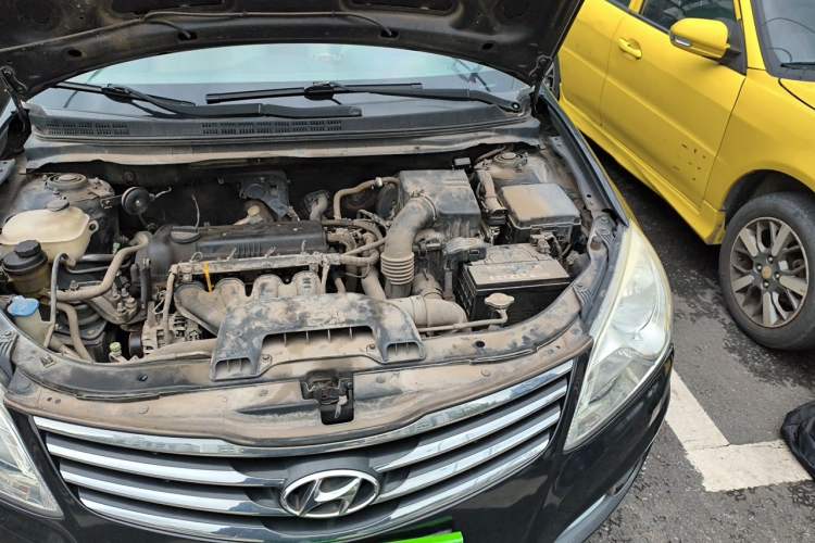 Used Hyundai Celesta 2011 1.6L Manual Comfort Edition Engine Bay Left