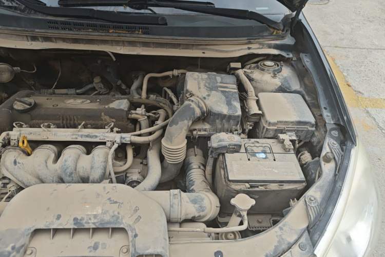 Used Hyundai Celesta 2011 1.6L Manual Luxury Model Engine Bay Left