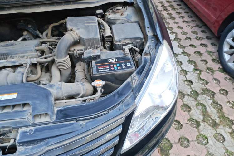 Used Hyundai Celesta 2011 1.6L Manual Comfort Edition Engine Bay Left