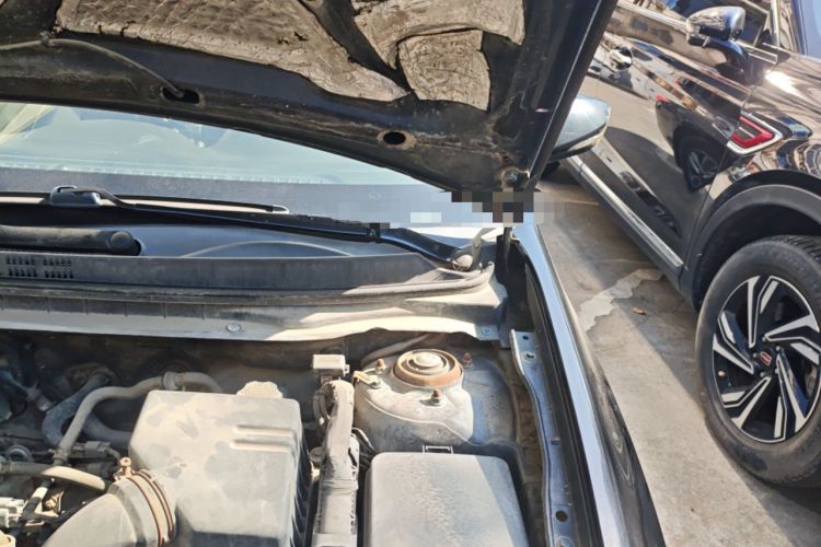Used Hyundai Celesta 2011 1.6L Automatic Luxury Version Engine Bay Left