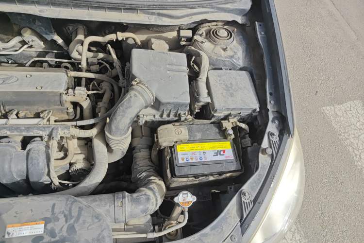 Used Hyundai Celesta 2011 1.6L Manual Comfort Edition Engine Bay Left