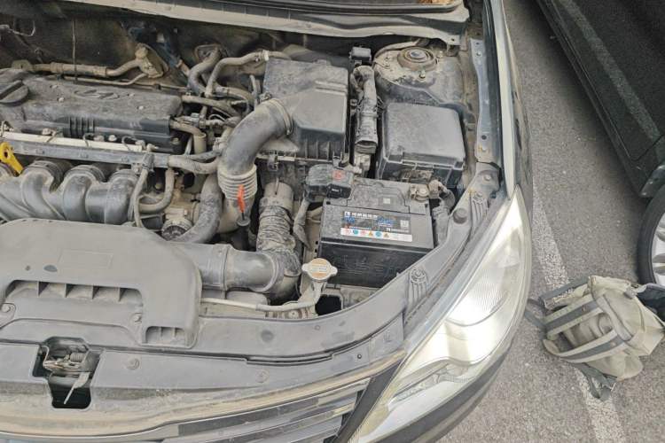 Used Hyundai Celesta 2011 1.6L Automatic Top-Tier Version Engine Bay Left