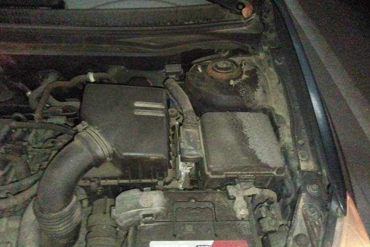 Used Hyundai Celesta 2011 1.6L Manual Luxury Model Engine Bay Left