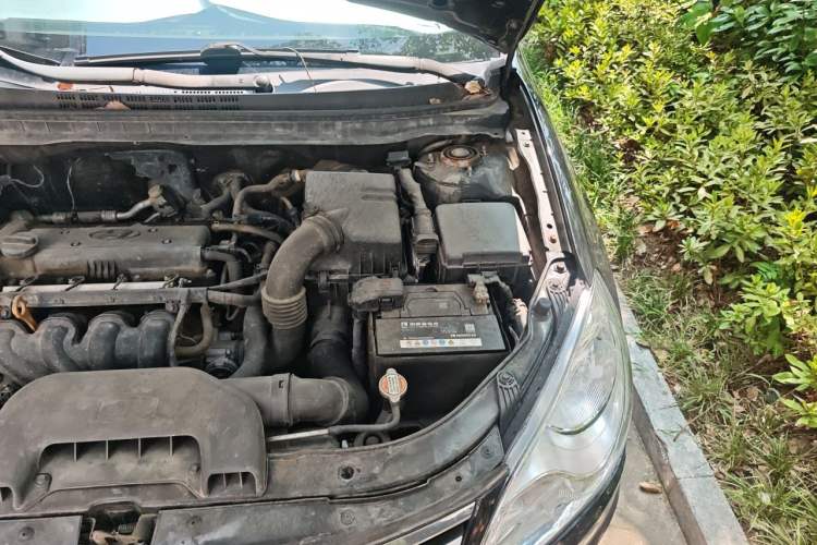 Used Hyundai Celesta 2011 1.6L Manual Comfort Edition Engine Bay Left