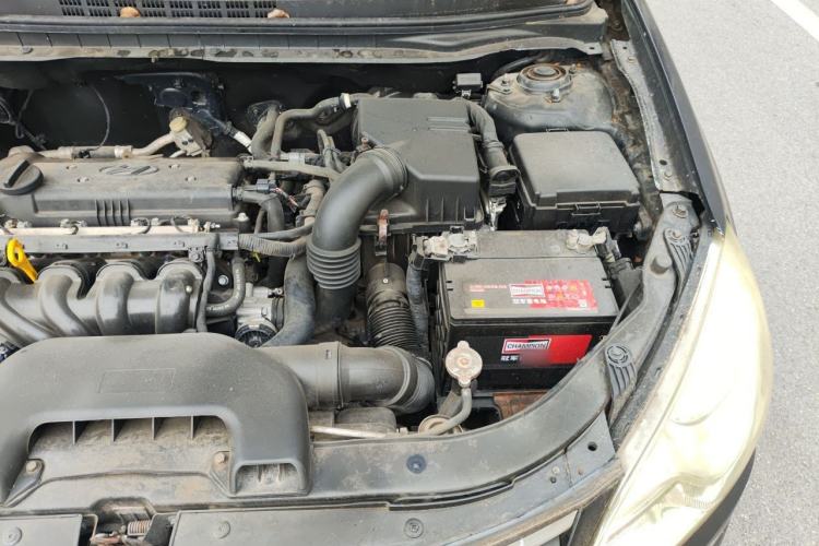 Used Hyundai Celesta 2011 1.6L Manual Comfort Edition Engine Bay Left
