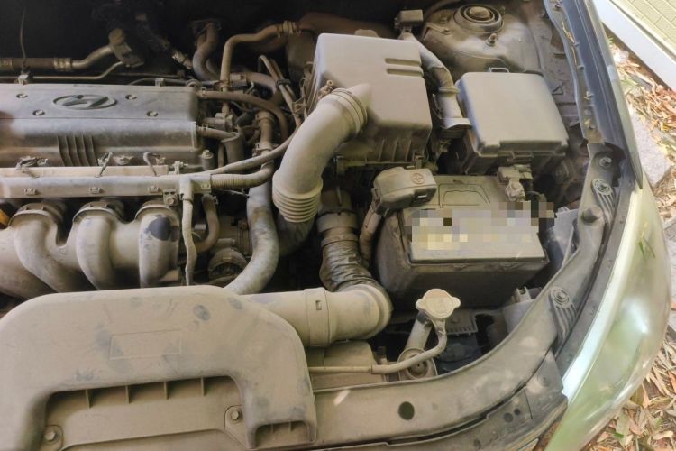 Used Hyundai Celesta 2011 1.6L Manual Top Trim Engine Bay Left