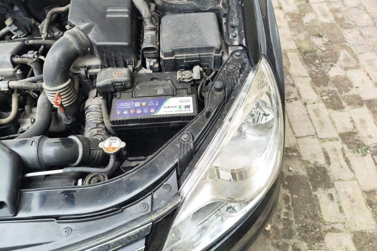 Used Hyundai Celesta 2011 1.6L Automatic Luxury Version Engine Bay Left