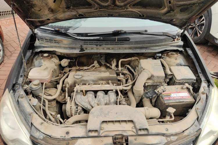 Used Hyundai Celesta 2011 1.6L Manual Luxury Model Engine Bay
