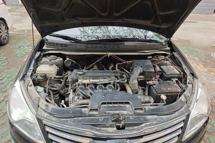 Used Hyundai Celesta 2011 1.6L Manual Luxury Model Engine Bay