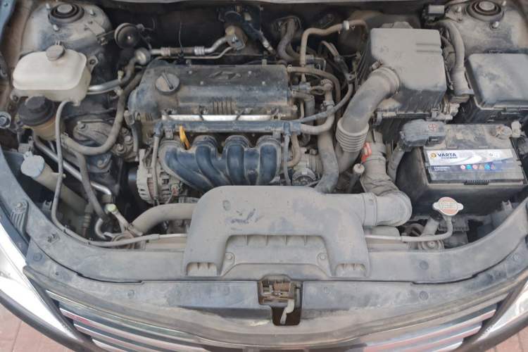 Used Hyundai Celesta 2011 1.6L Automatic Luxury Version Engine Bay