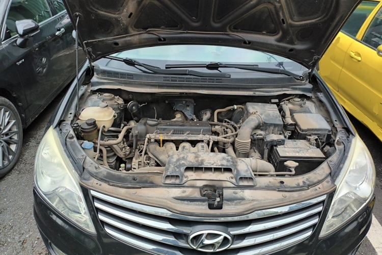 Used Hyundai Celesta 2011 1.6L Manual Comfort Edition Engine Bay
