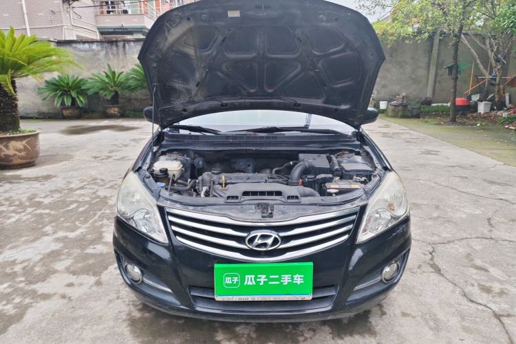 Used Hyundai Celesta 2011 1.6L Automatic Comfort Edition Engine Bay