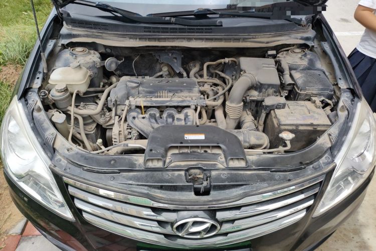 Used Hyundai Celesta 2011 1.6L Manual Comfort Edition Engine Bay