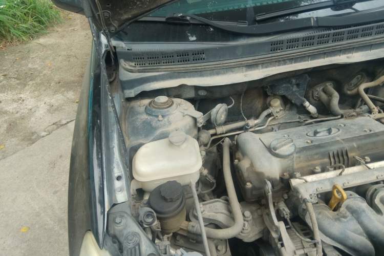 Used Hyundai Celesta 2011 1.6L Automatic Comfort Edition Engine Bay Right