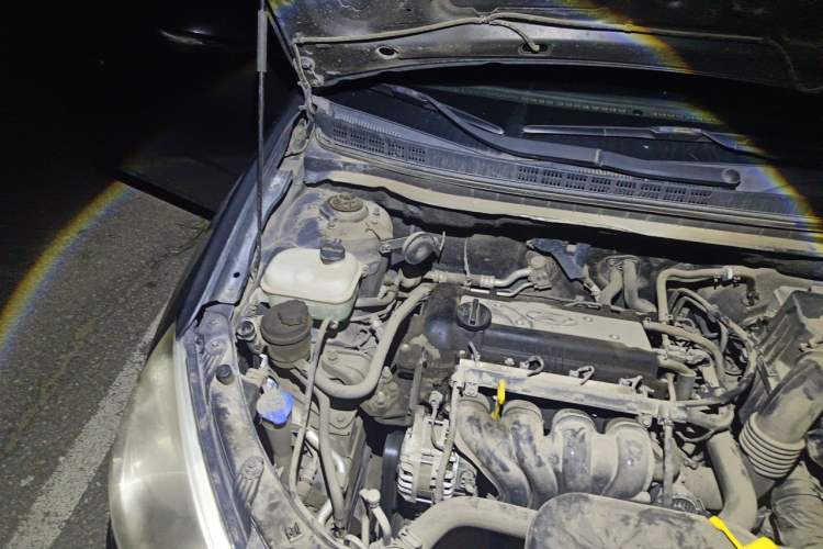 Used Hyundai Celesta 2011 1.6L Manual Luxury Model Engine Bay Right