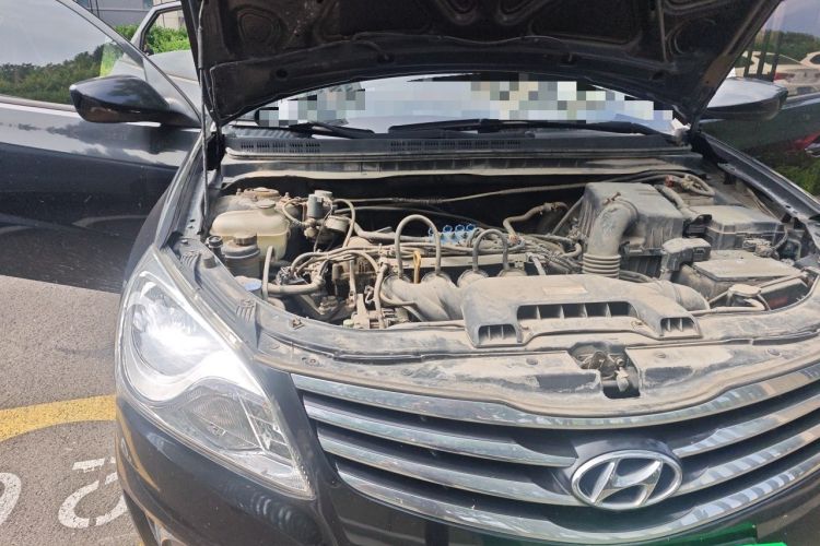 Used Hyundai Celesta 2011 1.6L Manual Comfort Edition Engine Bay Right