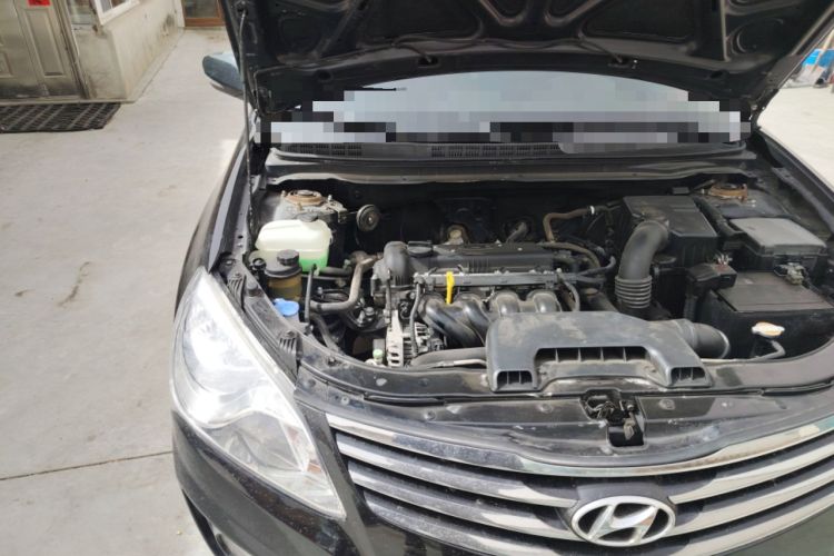 Used Hyundai Celesta 2011 1.6L Manual Luxury Model Engine Bay Right
