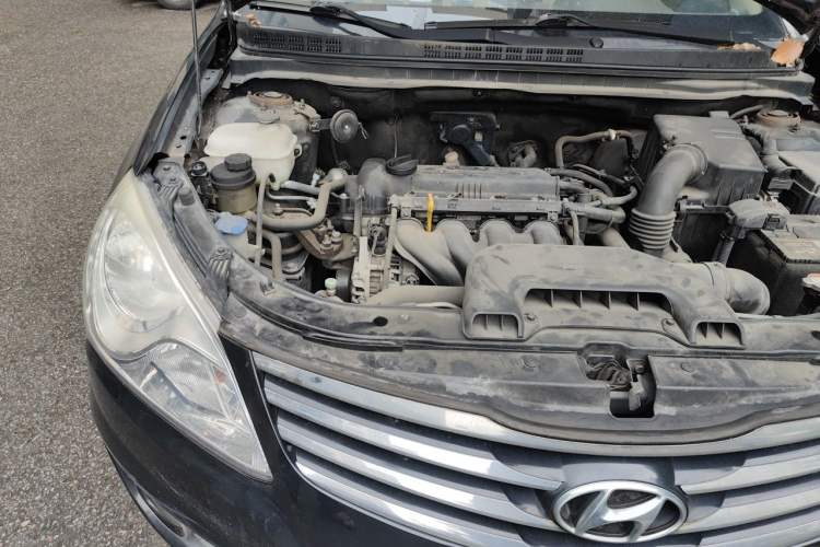 Used Hyundai Celesta 2011 1.6L Manual Comfort Edition Engine Bay Right