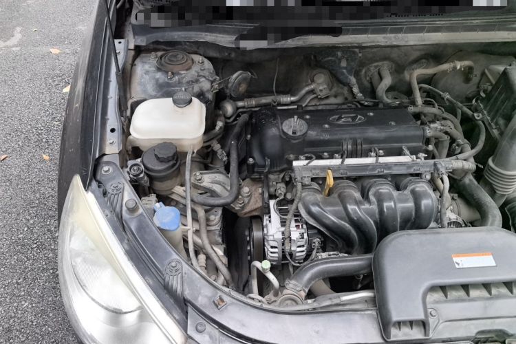 Used Hyundai Celesta 2011 1.6L Manual Luxury Model Engine Bay Right