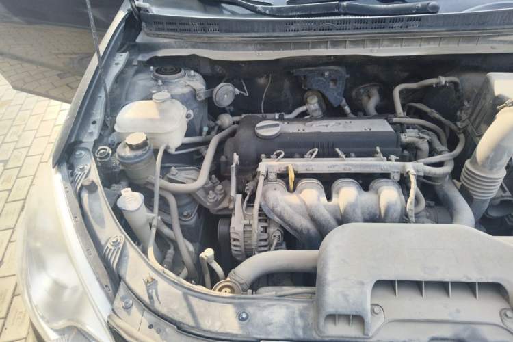 Used Hyundai Celesta 2011 1.6L Manual Comfort Edition Engine Bay Right