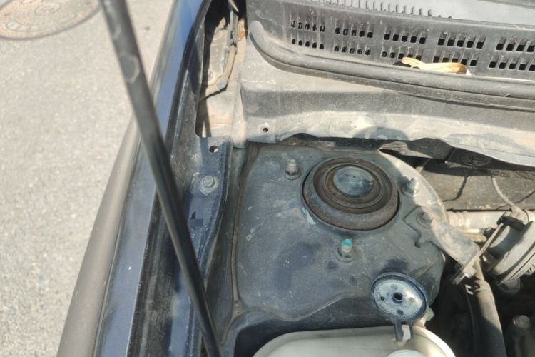 Used Hyundai Celesta 2011 1.6L Automatic Comfort Edition Engine Bay Right