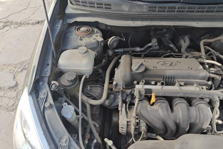 Used Hyundai Celesta 2011 1.6L Automatic Luxury Version Engine Bay Right