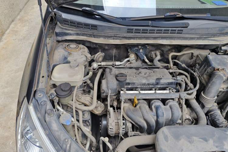 Used Hyundai Celesta 2011 1.6L Manual Luxury Model Engine Bay Right